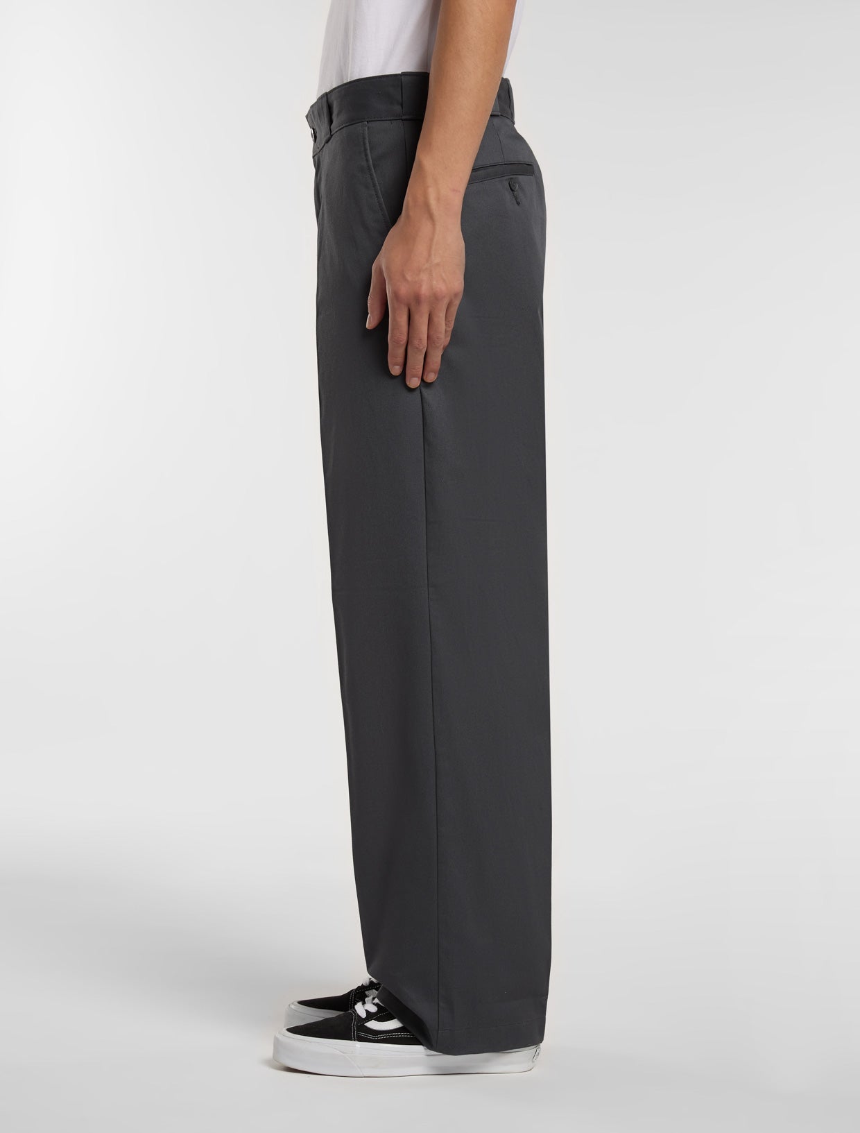 パンツ Simply Complicated 247 WORK TROUSERS BLK 247 loose work trousers in Black | Trousers | Dickies FI.