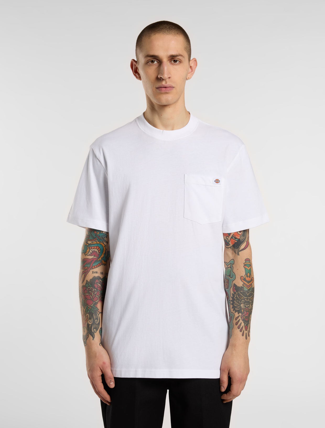 Mid weight pocket t-shirt | Dickies GB